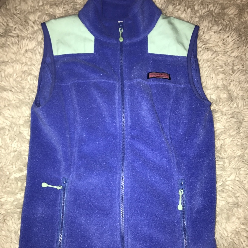 Vineyard vine vest